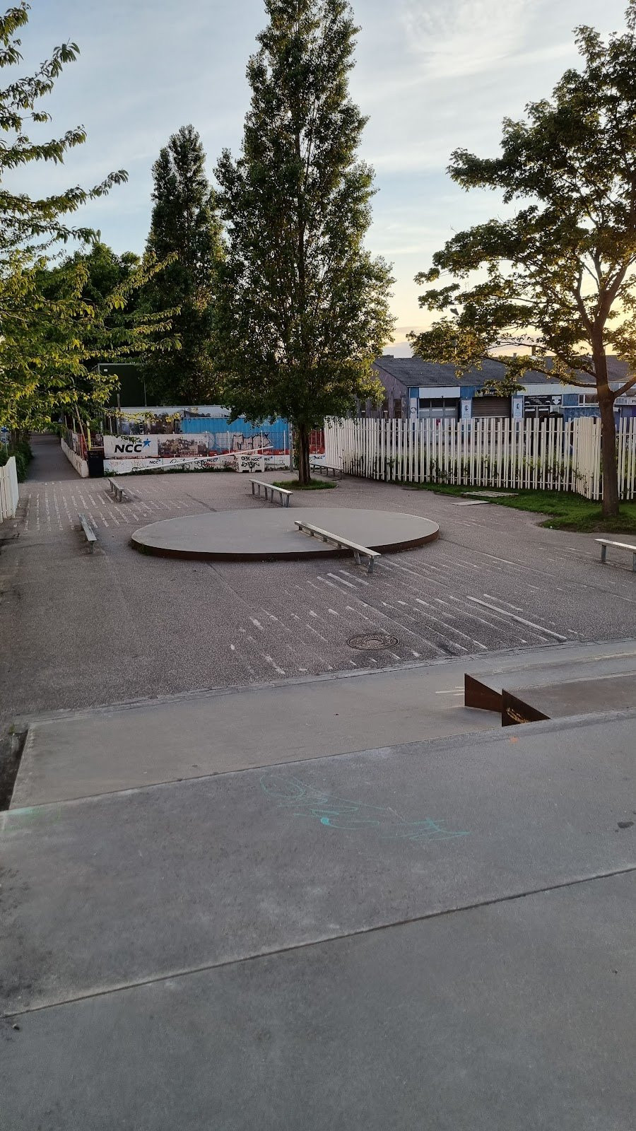 The Skatepark is located at the end of Prags Boulevard and is a small, pleasant skatepark with several ledges, a manual pad and a bank at the end. The bank has ledges that can be skated.The park is oblong which makes it easy to gain and maintain speed and flow.