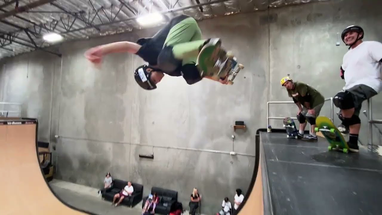 Mizuho skates the Hawks nest with T mags and the boys.