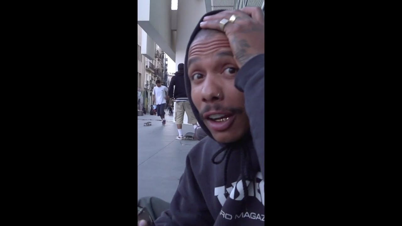 @AKKA.FLACCO from issue 17 https://loom.ly/5PRT9sI <br /><br />#skateboarding #macba #combo #tech #ledgeskating