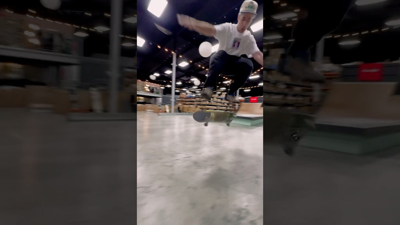 Jeron Wilson came by to skate and sign some of his Hecox Portrait boards. Limited quantities available at Crailtap.com 👈🧈