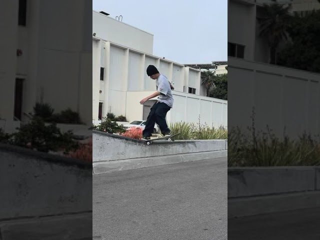 @aimu_yamazuki in the Black/Yellow #eS_298 ✨ Now available at finer skate shops and eSskateboarding.com<br /><br />------------------------------------------------------<br />Shop éS footwear and apparel<br />https://esskateboarding.com/<br /><br />Subscribe to our YouTube channel:<br />https://www.youtube.com/user/esskateboarding?sub_confirmation=1<br /><br />We command you follow the Lords and Masters on all social media!<br />Facebook: https://www.facebook.com/esskateboarding<br />Instagram: https://www.instagram.com/esskateboarding/