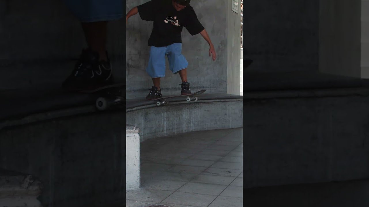 👟 2️⃣9️⃣8️⃣ 👟<br /><br />@aimu_yamazuki back tail to back 3<br /><br />🎥 @stengawd - video playing live now on our YouTube channel - link in story.<br /><br />@aimu_yamazuki in The #eS_298 available NOW in two fresh historic colours on esskateboarding.com and the best skate shops in the USA.<br /><br />‼️ Available in the EU/UK in a few weeks! ‼️<br /><br />#eSskateboarding #ThankYouSkateboarding #sneakers #sneaker<br />------------------------------------------------------<br />Shop éS footwear and apparel<br />https://esskateboarding.com/<br /><br />Subscribe to our YouTube channel:<br />https://www.youtube.com/user/esskateboarding?sub_confirmation=1<br /><br />We command you follow the Lords and Masters on all social media!<br />Facebook: https://www.facebook.com/esskateboarding<br />Instagram: https://www.instagram.com/esskateboarding/