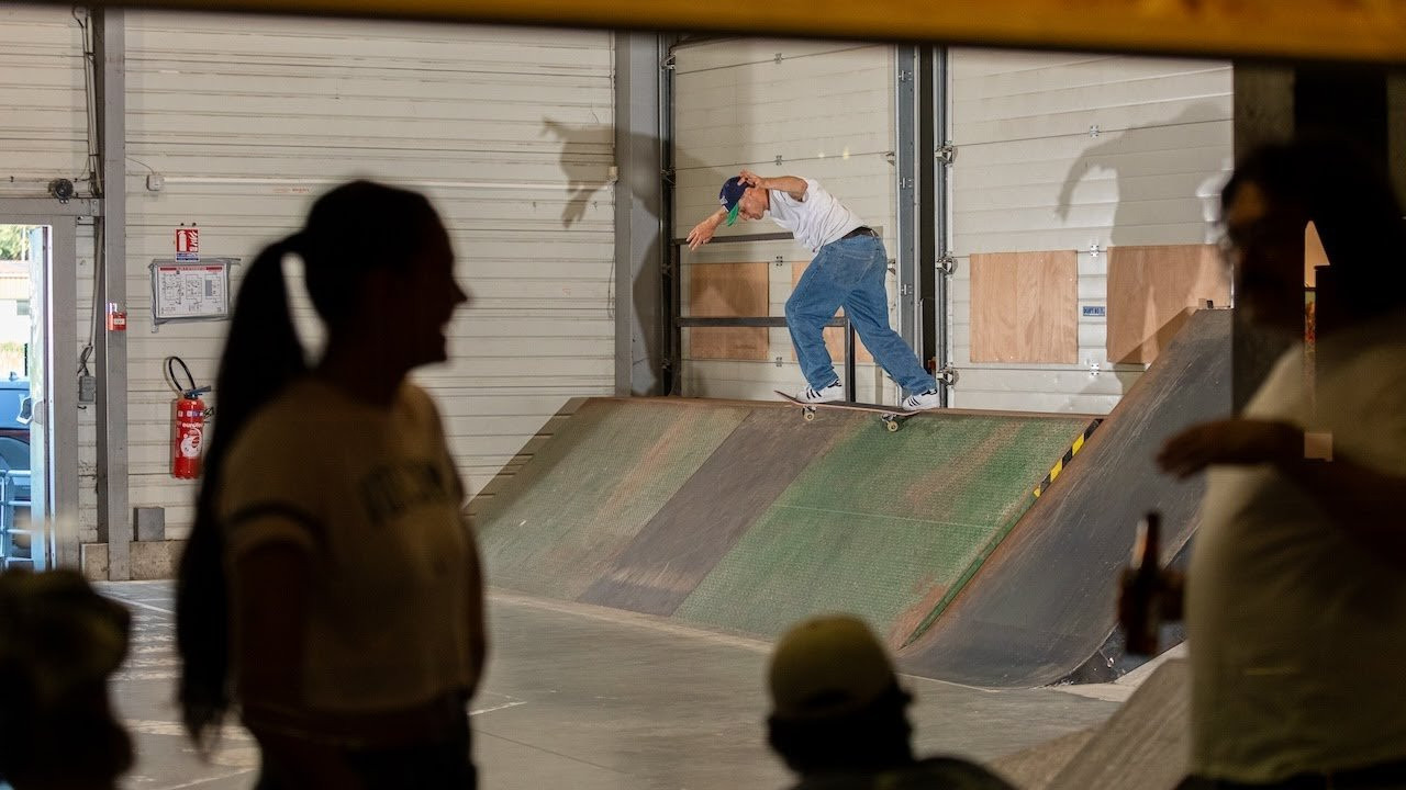 BUZZZ Skateshop from Hossegor was the 5th guest for a Hard Day At The Office session at the Volcom Europe skate facility.<br />The shop has a heavy team of skaters who also happen to be super good friends, so it's always good vibes guaranteed!<br />Even though Noa Mahieu and Lucien Gourdal couldn’t make it that day, watch how Vincent Milou, Madeleine Larcheron, Edgar Do Van Kia, and the whole Poole gang (George, Louis, and Josh) conquered the spot for their first session there.<br /><br />Music: Lysistrata - ‘Everyone Out’ (Vicious Circle)<br />Video: @jeremy_hugues<br />Traditional “Landes” Hot Dogs: @jebronskybeat<br /><br />https://vol.cm/HDATO