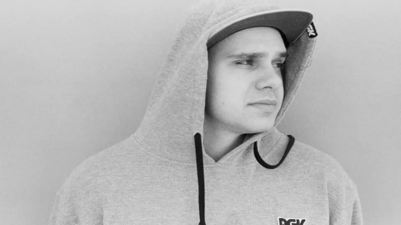 The DGK team went hard for this one! Tune into http://www.theberrics on 7.27.2013 to see the DGK United Nations!<br /><br />AVAILABLE NOW AT: http://www.dgk.com<br /><br />Frank's Chop Shop is one of the illest spots in New York, so you know we had to link up with them on sick collaboration. This one is for all of you cut throats and hustlers out there - get it how you live it! <br /><br />FOLLOW DGK AT:<br />SITE: http://www.dgk.com<br />FACEBOOK: http://www.facebook.com/DGK<br />TWITTER: http://www.twitter.com/DGK<br />INSTAGRAM: http://www.instagram.com/DGK