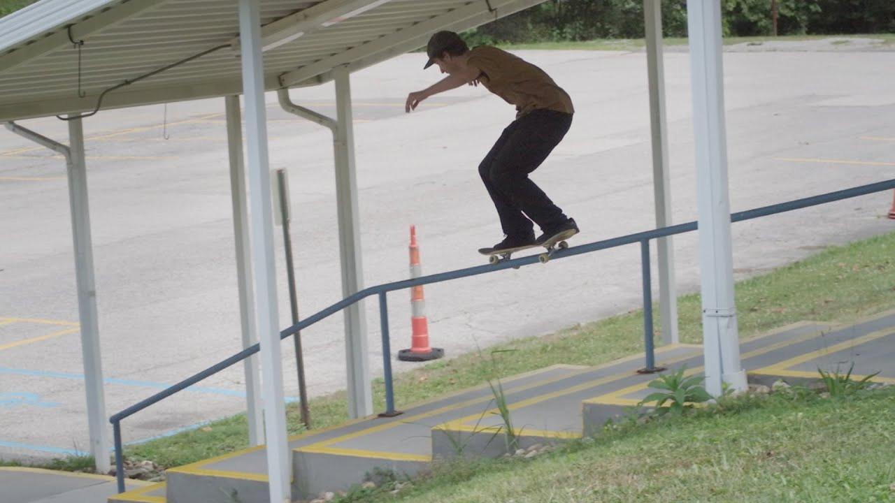 Mark Suciu, Zac Coyne & Joey Guevara visit West Virginia's "Sternwheel Regatta" festival and stop at few KY spots along the way.<br />Filmed by Andy Licardi & Joe Castrucci, Edited by Joe Castrucci<br />Music by Mt Kimbie