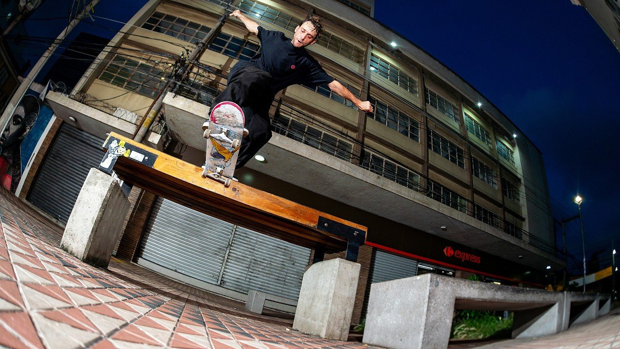 Carlos Iqui and crew with heavy hits all around Brazil for the legend's Destino video and his brand FATE pants.<br /><br />Feat. Carlos Iqui, Matheus Ferreira, Franco Poloni, Eduardo Narcizo, Victor Medley, Jezer Souza, Neverton Casella, <br /><br />Filmed by Marcos de Souza & Gabriel Romero<br />Edited by Marcos de Souza<br /><br />Get our books & apparel collection here: https://pocketskatemag.com/shop/<br /><br />Feel free to subscribe to our channel and follow us on Instagram:<br />http://www.instagram.com/pocketskatemag <br /><br />Our Website:<br />http://www.pocketskatemag.com