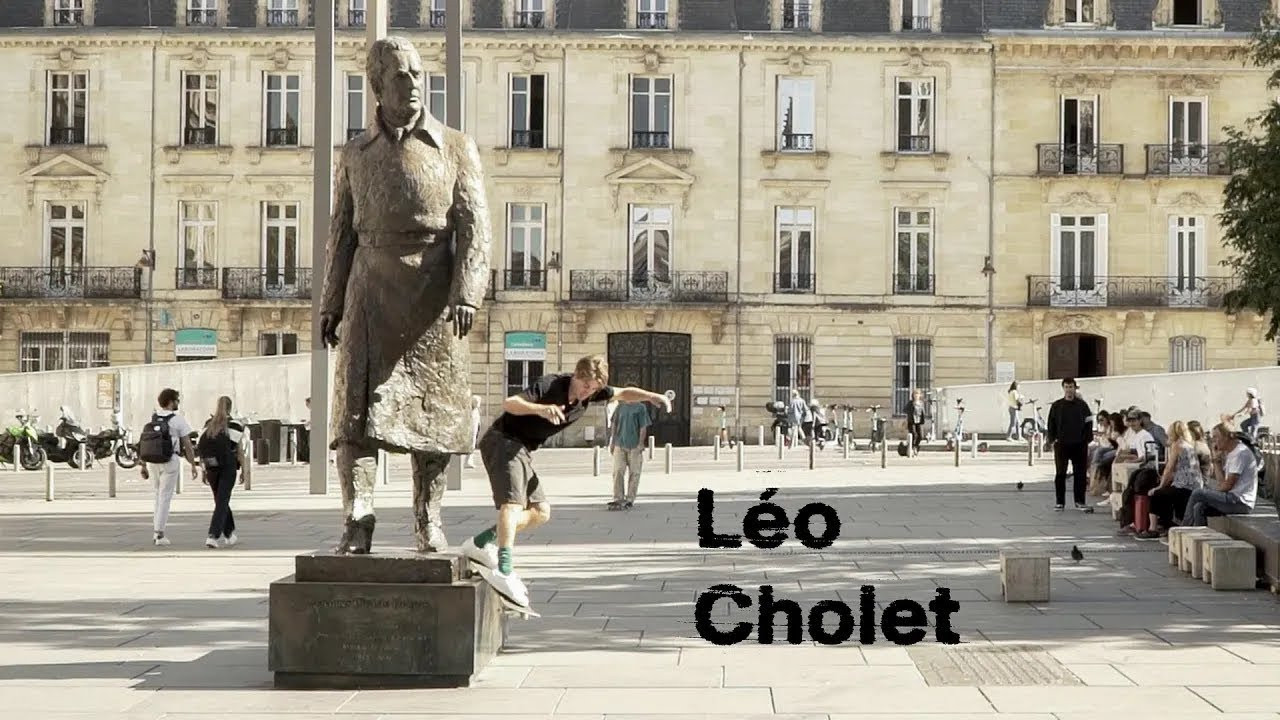 We visited Léo Cholet in his hometown Bordeaux for two days to enjoy the beauty of the city with him and his crew and learn more about his switch skills and his perfectionism on a skateboard.<br /><br />Edit by: Stefan Schwinghammer<br /><br />Line filmed by: Luc Mazieres<br /><br />[It’s a reupload. Video is from January 2024]<br /><br />website // www.bubbleskatemag.com<br />instagram // @bubbleskatemag<br />tiktok // @bubbleskatemag