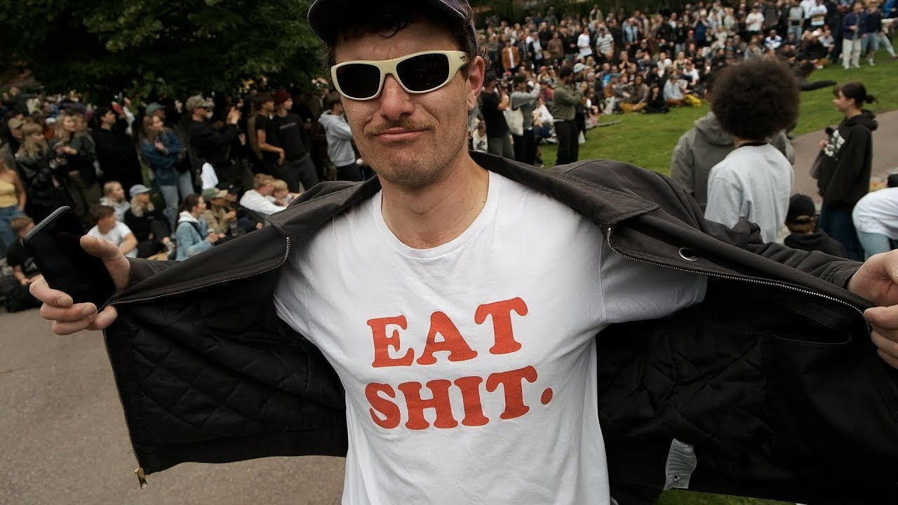Every year Koffin Vauhtikisat aka Koff-Race is going down in a park close to the center of Helsinki. As if the skateboarding downhill madness wasn't enough, organizer Marc-Antoine Marcoux and his crew recreated fellow Fin Arto Saari's massive water gap to really push the contender's limits.<br /><br />[It’s a reupload. Video is from 2023]<br /><br />Filmed & Edited by Felix Adler <br />https://www.instagram.com/gnardler<br /><br />website // www.bubbleskatemag.com<br />instagram // @bubbleskatemag<br />tiktok // @bubbleskatemag