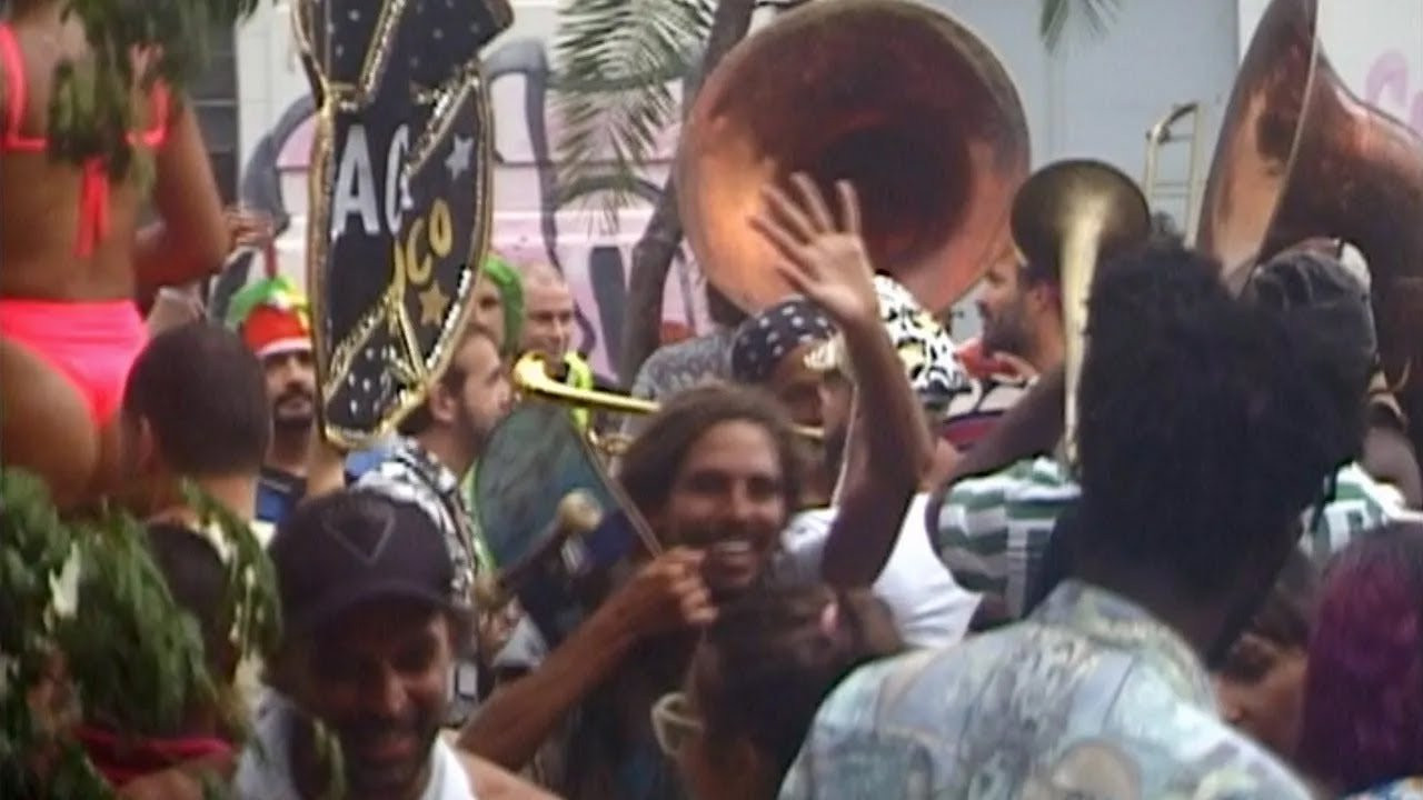Sergio Santoro filmed this edit in ten days around carnival, when his friend Santiago Brandimarti was visiting. Nothing but good times and summer vibes.<br /><br />Filmed/Edited: Santiago Brandimarti<br /><br />[It’s a reupload. Video is from 2022]<br /><br />website // www.bubbleskatemag.com<br />instagram // @bubbleskatemag<br />tiktok // @bubbleskatemag