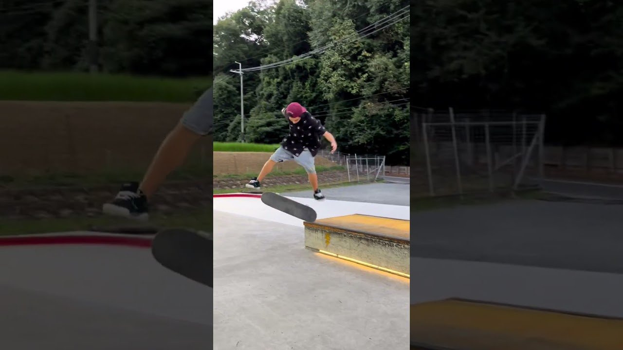 👟 @aimu_yamazuki effortless in the brand new Quattro in black/blue 👟<br /><br />Available now on esskateboarding.com and your local skate shop.<br /><br />#eSskateboarding #ThankYouSkateboarding #sneakers #sneaker #eS_QUATTRO<br /><br />------------------------------------------------------<br />Shop éS footwear and apparel<br />https://esskateboarding.com/<br /><br />Subscribe to our YouTube channel:<br />https://www.youtube.com/user/esskateboarding?sub_confirmation=1<br /><br />We command you follow the Lords and Masters on all social media!<br />Facebook: https://www.facebook.com/esskateboarding<br />Instagram: https://www.instagram.com/esskateboarding/