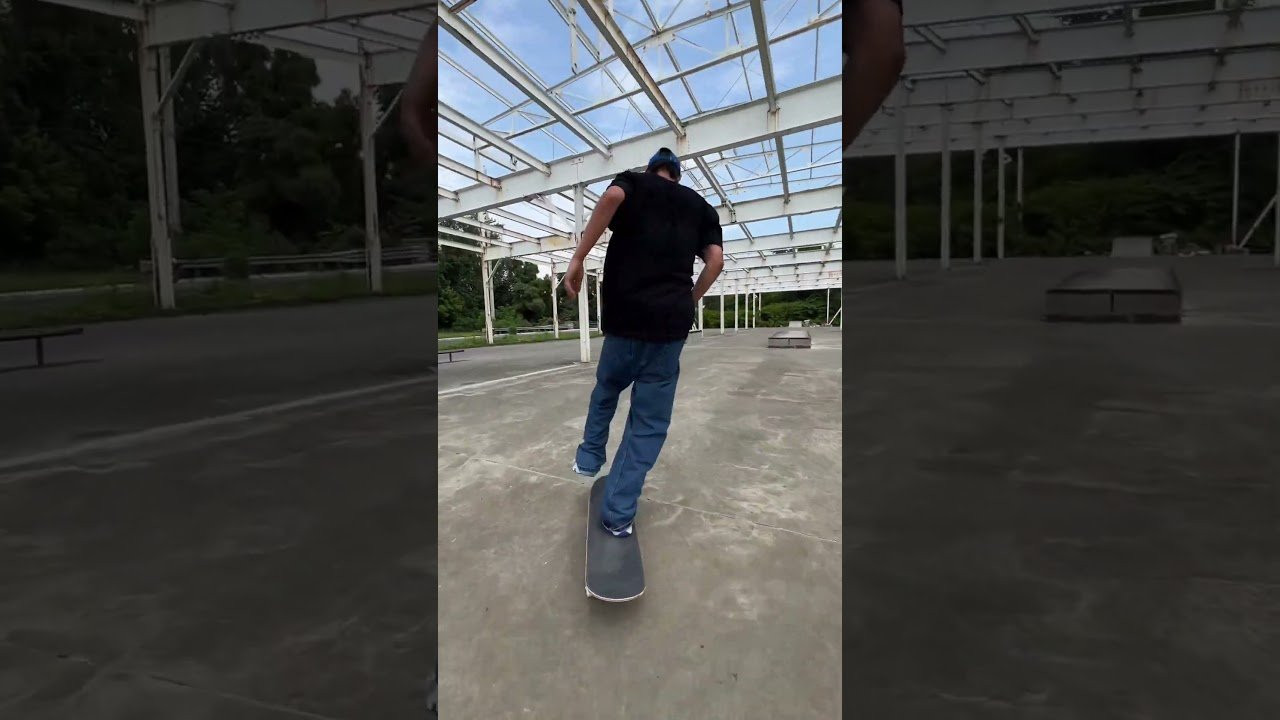 🇺🇸 Happy July 4th 🇺🇸 to you all.<br /><br />Here’s @tomasta doing what he does best. 🇺🇸<br /><br />What are those 👟?<br /><br />@gpsdiy 🎥 @shawnkaragjozi 🇺🇸<br /><br /><br />------------------------------------------------------<br />Shop éS footwear and apparel<br />https://esskateboarding.com/<br /><br />Subscribe to our YouTube channel:<br />https://www.youtube.com/user/esskateboarding?sub_confirmation=1<br /><br />We command you follow the Lords and Masters on all social media!<br />Facebook: https://www.facebook.com/esskateboarding<br />Instagram: https://www.instagram.com/esskateboarding/