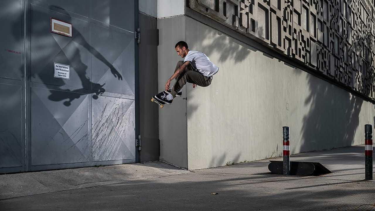 Featuring Alexey Krasniy, Martino Cattaneo, Antonio Pekovic, Alex Richard, Manuel Mayr, Danil Galkin, Luca Yolande, Mika Germond and friends in Vienna.<br /><br />Filmed by Paul Labadie and Icy-T.<br /><br />Edited by Paul Labadie.<br /><br />Thumbnail photo by Loïc Benoit