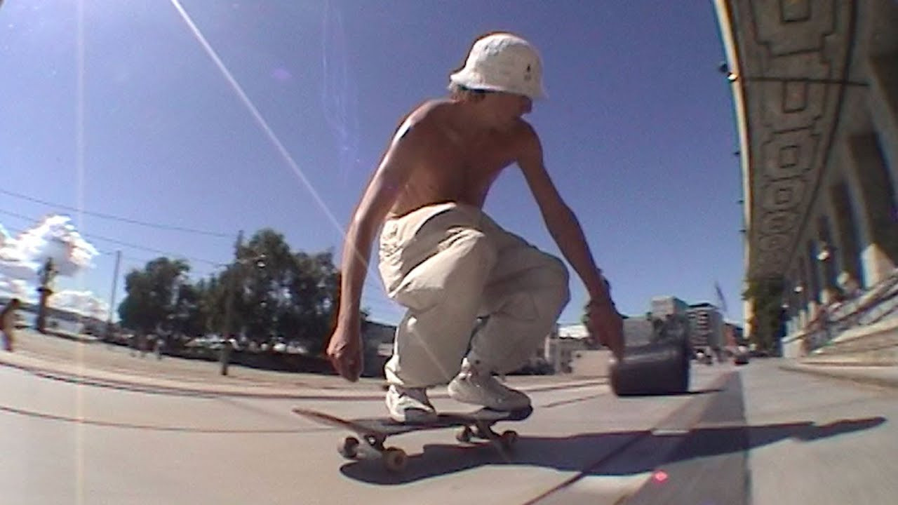 Guest tricks: Tiago Lemos and Didrik Galasso.<br /><br />Presented by Sensi Skateboarders.