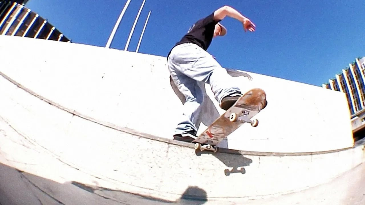 Check the whole interview with Bertrand about skating in your forties, his wheels company Haze, and his retro videogamecollection that consists of 3000 games. [It’s a reupload. Video is from 2022]<br /><br />website // www.bubbleskatemag.com<br />instagram // @bubbleskatemag<br />tiktok // @bubbleskatemag