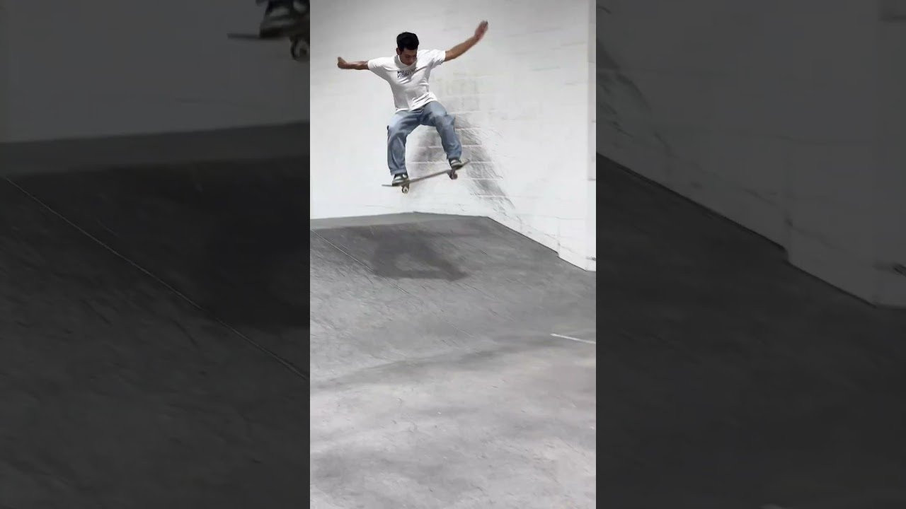 Jonny with a giant frontside flip to flat at @primitiveskate park.<br /><br />🛹 @jon1of1<br />🎥 @spanishmiketv<br />👟 #eS_Accel_Slim<br /><br />Available now on esskateboarding.com and your local skate shop.<br /><br />#eSskateboarding #ThankYouSkateboarding #sneakers #sneaker<br /><br />------------------------------------------------------<br />Shop éS footwear and apparel<br />https://esskateboarding.com/<br /><br />Subscribe to our YouTube channel:<br />https://www.youtube.com/user/esskateboarding?sub_confirmation=1<br /><br />We command you follow the Lords and Masters on all social media!<br />Facebook: https://www.facebook.com/esskateboarding<br />Instagram: https://www.instagram.com/esskateboarding/