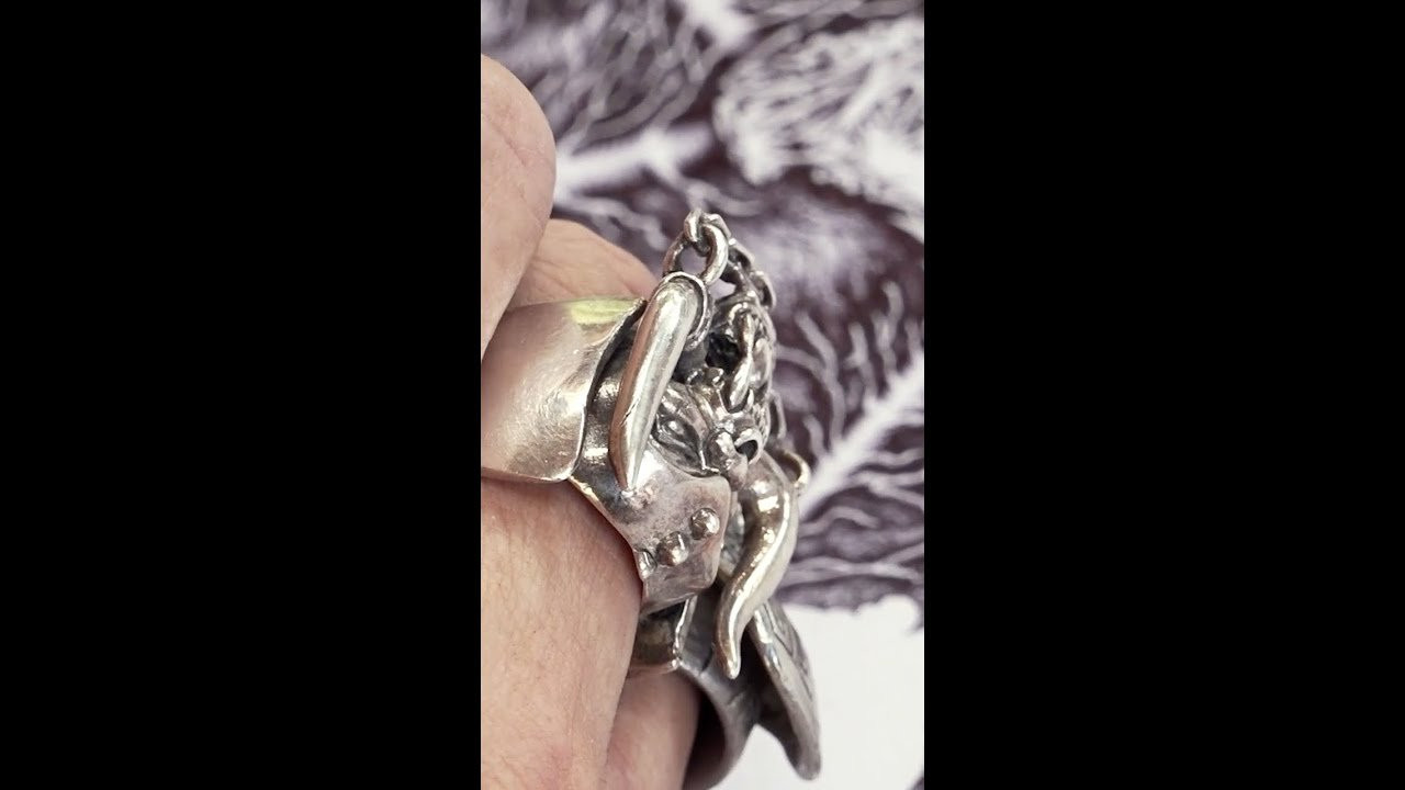 @richardskaterock goes innnn. Do you remember this artwork?<br /><br />from issue 13 and the segment titled "creating" where we highlight skaters who also make art.<br /><br />#skateboarding