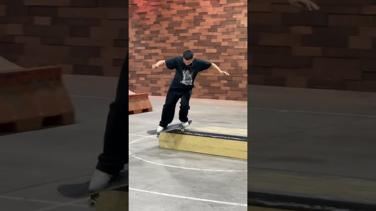 Here’s one you don’t see very often - if not at all - @jon1of1 with a hard flip back smith to fakie! Yikes.<br /><br />🎥 @seutrinh<br /><br />👟 #eS_accel_slim available now on www.esskateboarding.com<br /><br />------------------------------------------------------<br />Shop éS footwear and apparel<br />https://esskateboarding.com/<br /><br />Subscribe to our YouTube channel:<br />https://www.youtube.com/user/esskateboarding?sub_confirmation=1<br /><br />We command you follow the Lords and Masters on all social media!<br />Facebook: https://www.facebook.com/esskateboarding<br />Instagram: https://www.instagram.com/esskateboarding/