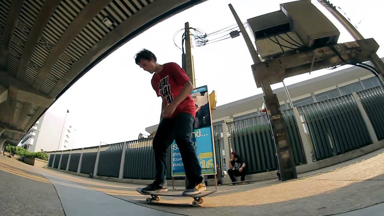 On the way back from his recent trip to India, Sebo stopped off in Bangkok for a few days and hit the streets. Enjoy the results. <br /><br />Filmed By:<br />Patrik Wallner<br />Janchai Montrelerdrasme<br /><br />Edited By:<br />Patrik Wallner<br /><br />Music:<br />Artist: Maft Sai<br />Song: Kod Hang Kam