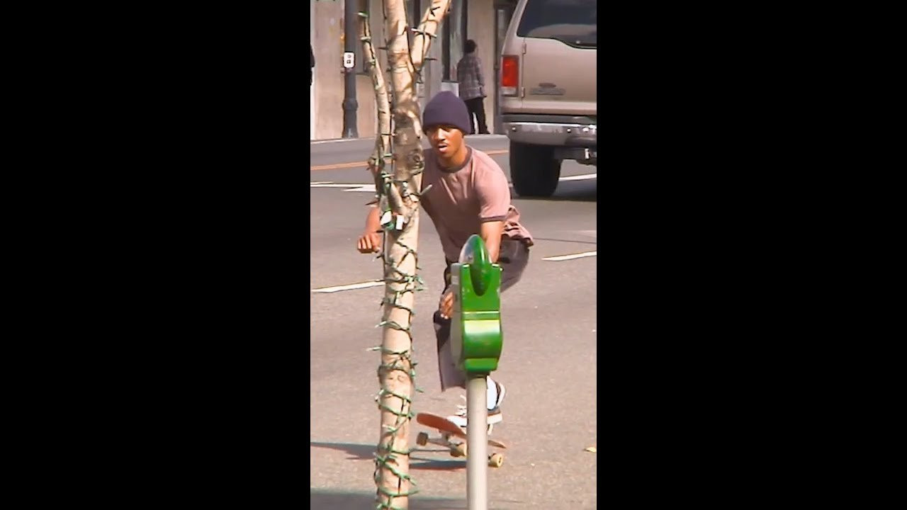 Ron Hawkins from Michael Bell's segment "Filmer Files" in issue 11!🎥<br /><br />➡️ ISSUE 20 LINK IN BIO!<br /><br />#Skateboarding