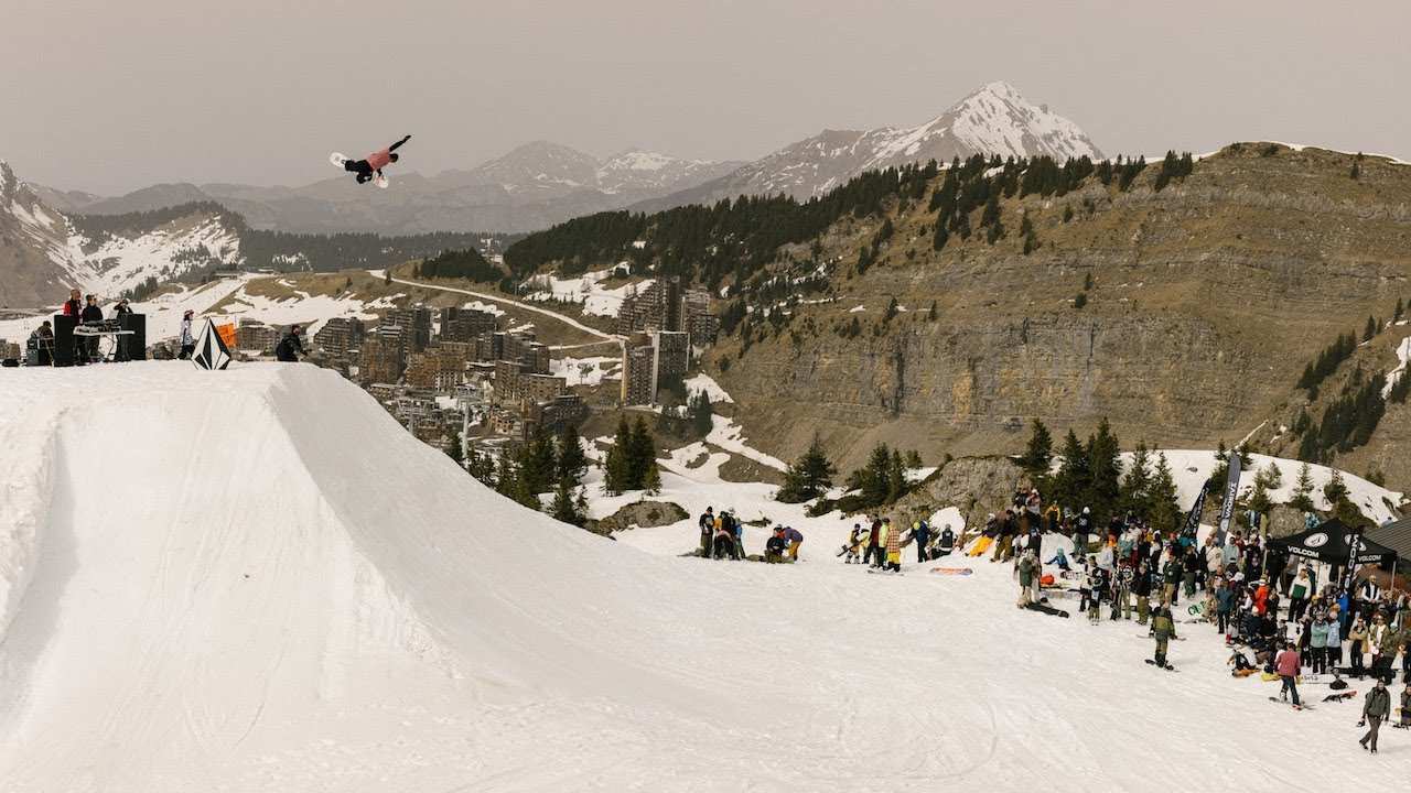 The 4th Edition of Volcom´s Spot to Spot in Avoriaz had it all over two days of shred : Spring slush, airtime, smiles, worn down legs, burned lips, broken boards, bindings & bodies, endless parties and Sahara sand…<br /><br />Full story: https://vol.cm/spot-to-spot-24 <br /><br />Thanks to all the riders, Avoriaz 1800, Capita, Union Bindings, Electric, Act Magazine, Bangingbees, Method Magazine, Ocean 52, and Hideout Hostels!