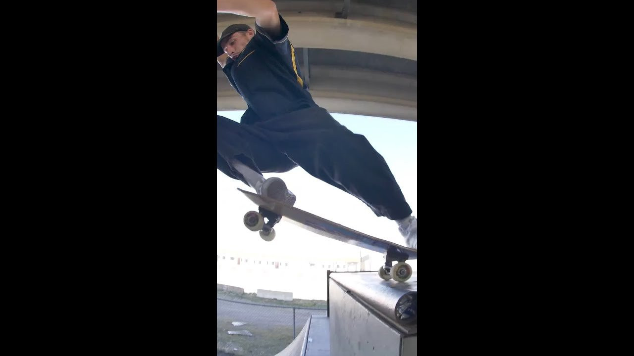Erick Winkowski drops into the openers of issue 20!🌊<br />📹 Nick Hanson<br /><br />#Skateboarding