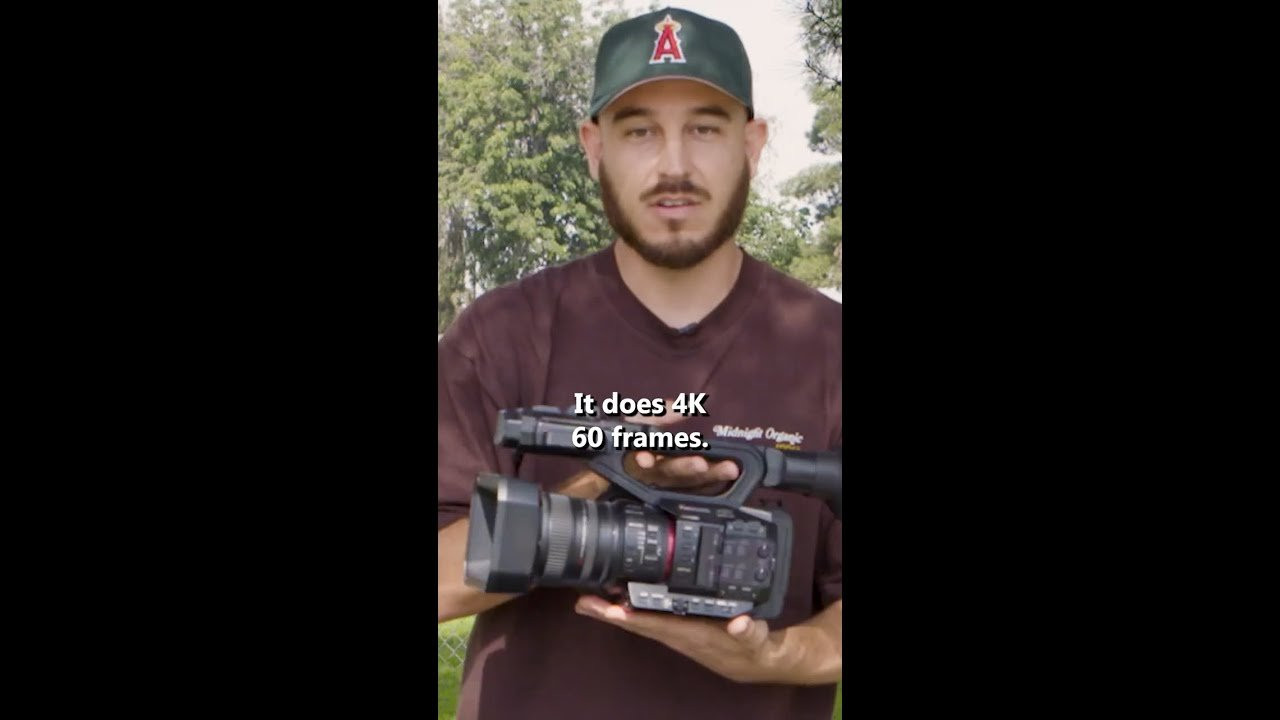 Luke Lutz shows the camera he uses for long lens HD shots his segment "What's in the Bag?" in issue 19!🎒<br />📹 Blake Housenga<br /><br />#Skateboarding