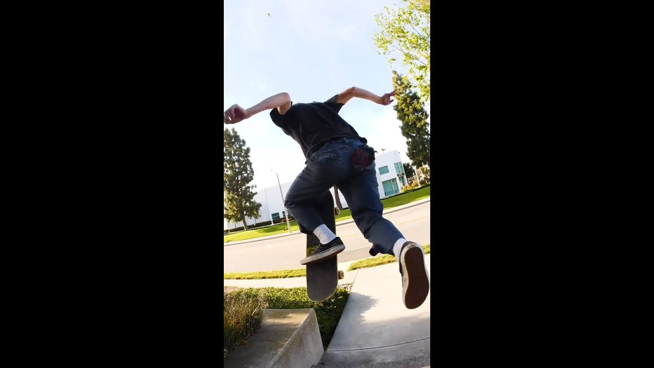 Kevin Klemme opener from issue 19!💥<br />📹 Sam Curran<br /><br />➡️Issue 20 Link in bio!<br /><br />#Skateboarding