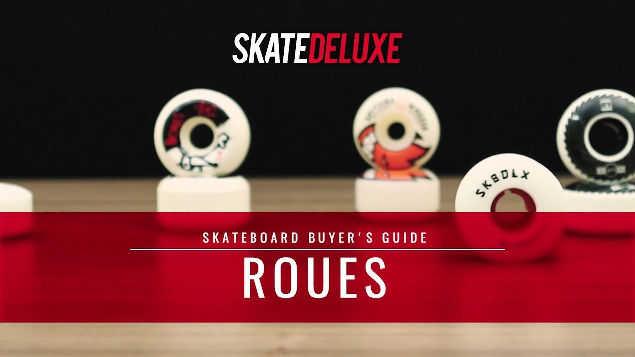 A cet épisode des Skateboard Buyers Guide de skatedeluxe tu éprouves toutes les informations au choix de vos roues de skate, ainsi vous pourrez choisir en toute connaissance leur forme, leur construction et leur diamètre. À voir aussi : https://www.skatedeluxe.com/blog/fr/wiki/skateboarding/skateboard-wiki/decks/<br /><br />Ce troisième épisode des Buyers Guide skatedeluxe nous vous montrons les différentes tailles, diamètres ainsi que les variations de duromètres ou encore les formes de roues de skateboard. Pour finir, nous expliquons comment les flatspots se forment et comment les éviter.<br /><br />✘ Sommaire ✘<br /><br />Intro | 00:00 <br /><br />➊ Le bon diamètre | 00:36<br /><br />Dans ce chapitre vous apprendrez comment le diamètre de vos roues impacte votre sensation sur la planche, votre vitesse et l'accélération de votre setup. Nous pesons ensuite le pour et le contre des différentes tailles.<br /><br />➋ La bonne dureté | 02:10<br /><br />Une dureté différente d'une roue de skateboard engendre une panoplie de caractéristiques différentes. Dans l'ensembles, les roues très dures glisse d'avantage tandis que les plus molles auront tendance à accrocher. Nous parlerons aussi des différentes échelles de duromètres.<br /><br />➌ Standard vs Core | 04:15<br /><br />Si le cœur de votre roues est fait de plastique, nous appellons cela une roue Core. Dans ce chapitre nous survolons les différence entre les roues classiques et les roues à cœur.<br /><br />➍ Largeur des roues & shape | 05:48<br /><br />Les roues de skateboards sont disponibles en différentes largeurs et formes (shape). Chaque forme a ses caractéristiques et son influe nce sur la sensation que vous transmettra votre setup et sera optimale pour une surface différente.<br /><br />➎ Flatspots | 08:05<br /><br />Si vous faites beaucoup de powerslides, voe roues vont finir par montrer des signes d'usure. Au fur et à mesure cela peut créer des flatspots. Ici, vous apprendrez comment se forment ces flatspots et comment vous pouvez les éviter.<br /><br /><br />✘ TABLEAUX IMPORTANTS, LIENS & AUTRES ✘<br /><br />➥ Tous les Skateboard Buyers Guide de skatedeluxe :<br />https://www.youtube.com/playlist?list=PL85C9jh7oQzDog8bRcbfzMiEPEt8wIQhP <br />➥ Les roues de skateboards du skateshop skatedeluxe :<br />https://www.skatedeluxe.com/fr/roues<br />➥ Toutes les infos à roues de skateboard sur le wiki skatedeluxe :<br />https://www.skatedeluxe.com/blog/fr/wiki/skateboarding/skateboard-wiki/roues-wheels/<br /><br />----------------<br /><br />skatedeluxe Skateshop https://www.skatedeluxe.com/<br /><br />Instagram: https://www.skatedeluxe.com/instagram<br />Facebook: https://www.skatedeluxe.com/facebook<br />Twitter: https://www.skatedeluxe.com/twitter<br /><br />----------------<br /><br />Film & Edit: Nils Heck, Dennis Arnold<br />Présentateur: Arthur Oudini<br />Music: Blunted Beatz – Miles To Go<br /><br /><br />= Looking for another language? = <br />➥ DE: https://www.youtube.com/playlist?list=PL85C9jh7oQzDCP7UyMYtpwa6w5y8AWr_l <br />➥ EN: https://www.youtube.com/playlist?list=PL85C9jh7oQzDz9joY_GZHVXT87VCP8Pra