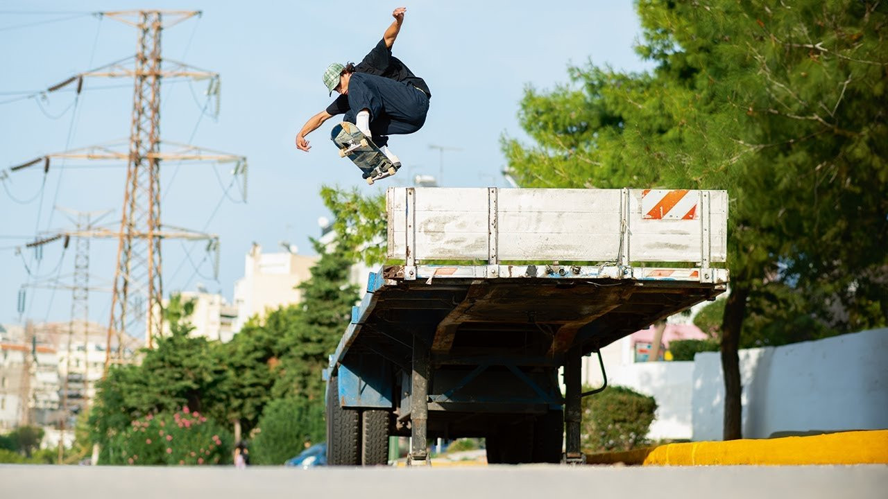 Directed by Ludovic Azemar, filmed by Elliot Bonnabel and starring Hugo Corbin, Amélien Foures, Jérôme Sossou, César Dubroca, Marca Barbier, Morgan Katomba, Rémy Taveira, Sylvain Tognelli, Paul Morin, Etienne Chatelain, Jeanne Duval, Lisa Jacob and more. <br /><br />Produced by Alex Popadopoulos.<br /><br />https://www.nozbone.com/