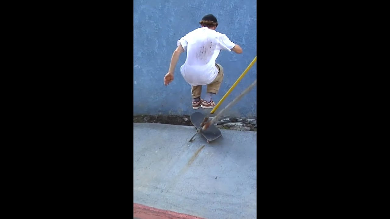 Nate Greenwood taking a different approach for his opener in issue 17!💥<br /><br />➡️Issue 20 is NOW LIVE! Link in bio!<br /><br />#Skateboarding