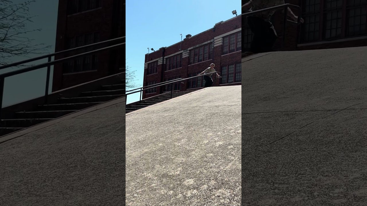 Reese Barton blasts a street grab into a crusty Dallas bank spot.<br /><br />Filmed by - Max Taylor<br /><br />#skateboarding #skateboard #reesebarton #ipathshoes