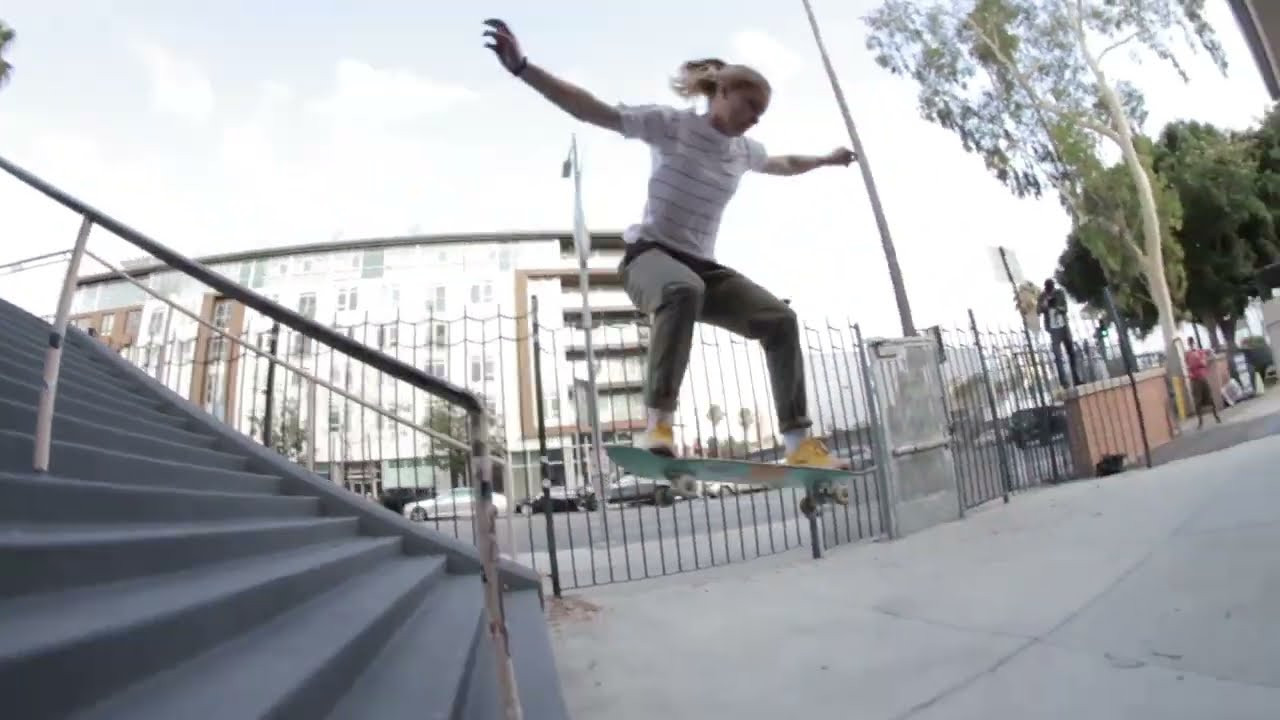 Grizzly Rider Roos Zwetsloot is the first female skateboarder to grind the infamous 16 stair rail at Hollywood High School in 2021 <br /><br />#GRIZZLYGANG #GrizzlyGriptape #Skateboarding