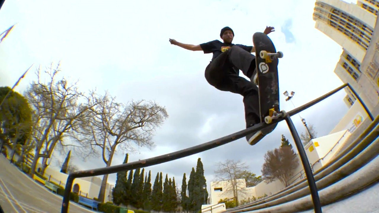 Robbie Brockel rolls the streets in his new Hesh 2.0 colorway.