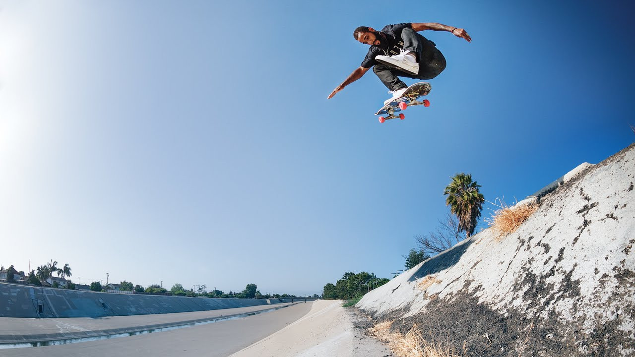 C1RCA is proud to introduce Windsor James' first pro model. Windsor wanted a shoe that was stylish to wear every day and also functional skate shoe. Its #essential