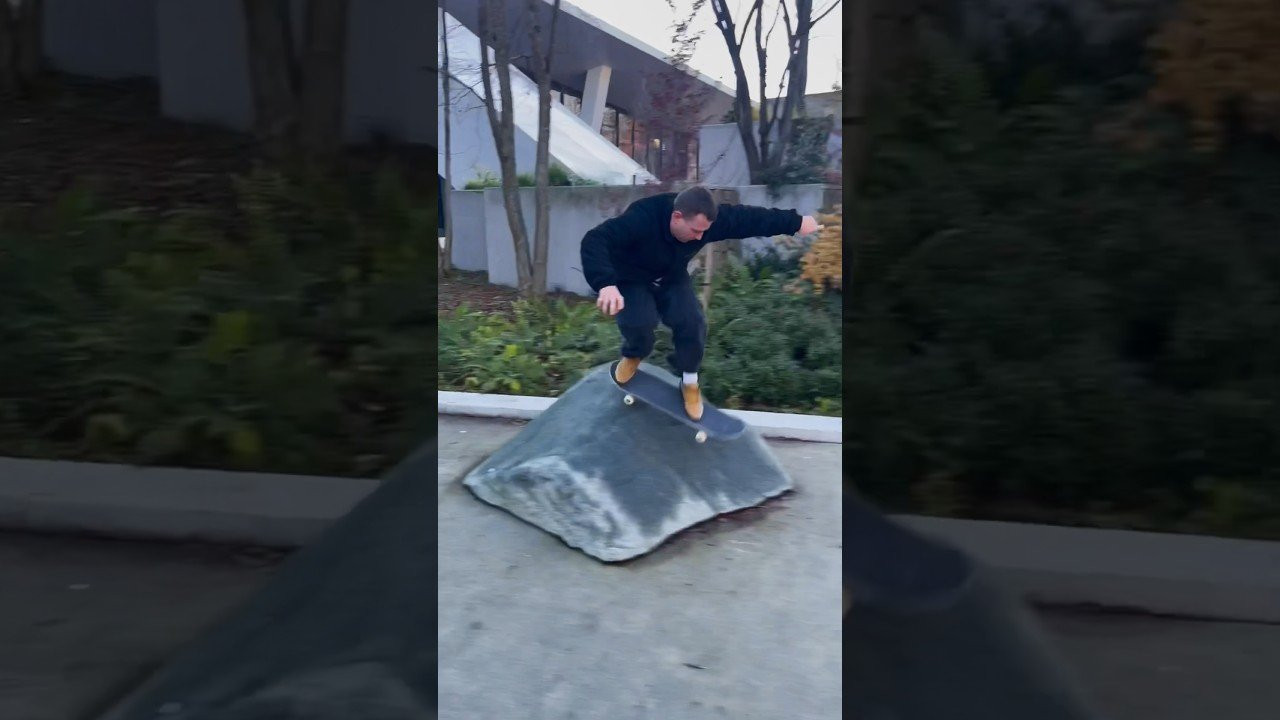 Griffin in the new 🍫 Corduroy Coaches jacket ✨ now available at Crailstore.com