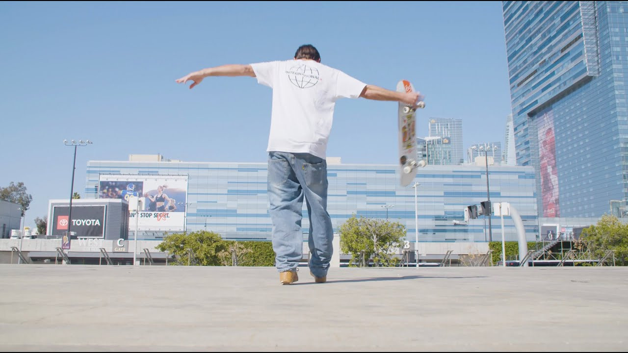 HEEL YEAH….éS is excited to roll out the newest collaboration with our friends over at HEELYS.<br /><br />Featuring a new 400NBS urethane wheel for higher pop, lock and roll; integrated Ceramic Swiss bearings to be first inline for the club™, and of course - triple stitch seams for a seamless departure from the crowds that gather to admire you.<br /><br />éS spokesperson and Roll Model®, Kelly Hart, speaks highly of the prestigious collaboration: “These things are HARRRRD, so [Foul language omitted] BUTTTERS. When I first tried them, it reminded me … Like, reminded me of doing a backside boardslide with Schmitt Stix rails, mid-way through slidin’ I shout “HURRICANE” and I lean back on my heels and smack that back truck up on to that waxy double sider. It’s all about leaning back and enjoying the ride. So BUTTERS. So Hyped that the éS X HEELYS collab finally happened”<br /><br />So whether you want to keep in tip-top hurricane condition, practice non-sideways activities such as walking drunk, or pretend that your rollerskate lost the front wheels – the NEW éS X HEELYS is for you.<br /><br />Take ContROLL of your life© … Available at your local skate shop and eSskateboarding.com