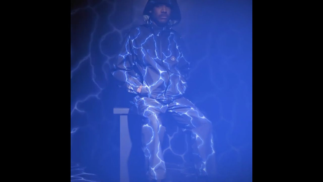 #VolcomFeaturedArtist #travis.spinks is known for his unique one-off airbrush designs that are highly sought after by collectors and celebs alike ⚡ his #volcom collection features a bold blue lighting print that runs throughout the collection 🔷 🔮 vol.cm/travis