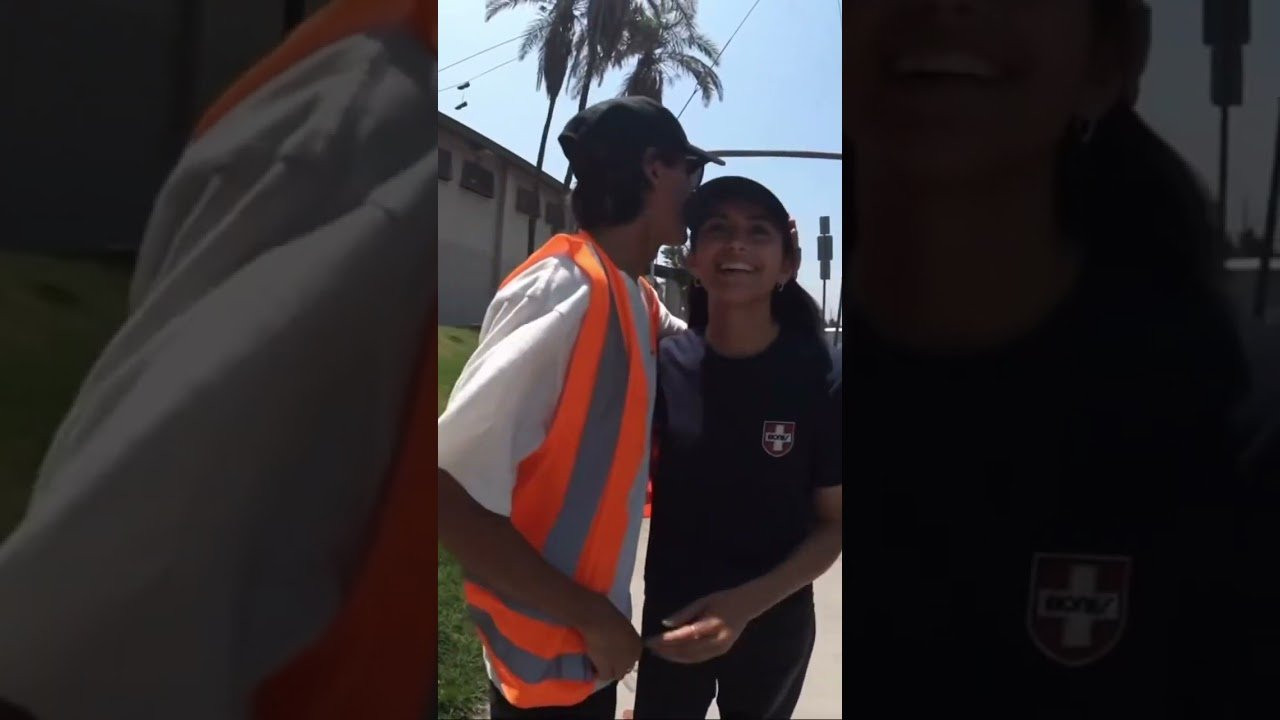 Valentina Petric en Perros Locos. 🎥 @Sebas_Gonzsk8. https://youtu.be/OKnazdlt3IE?si=JfT-hsXGVd7L1B6q.