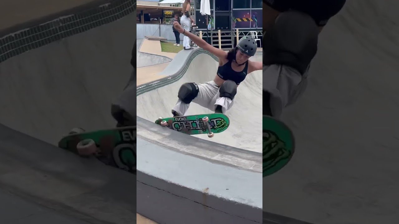 Feliz aniversário! Happy birthday! Isadora Pacheco! 🎂🥳🎉🎊🎈🎁🇧🇷