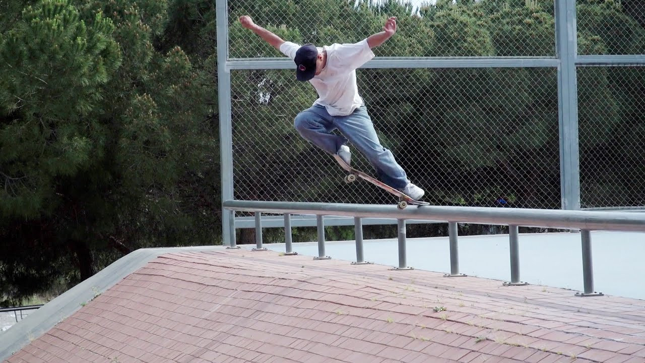 Sebas and Blai have been roaming the streets of Barcelona for a while and did not leave any stone unturned. Ledge combos, manuals and a superb ender - enjoy! <br /><br />Filmed & Edited by Blai Costa<br /><br />Get our books & apparel collection here: https://pocketskatemag.com/shop/<br /><br />Feel free to subscribe to our channel and follow us on Instagram:<br />http://www.instagram.com/pocketskatemag <br /><br />Our Website:<br />http://www.pocketskatemag.com