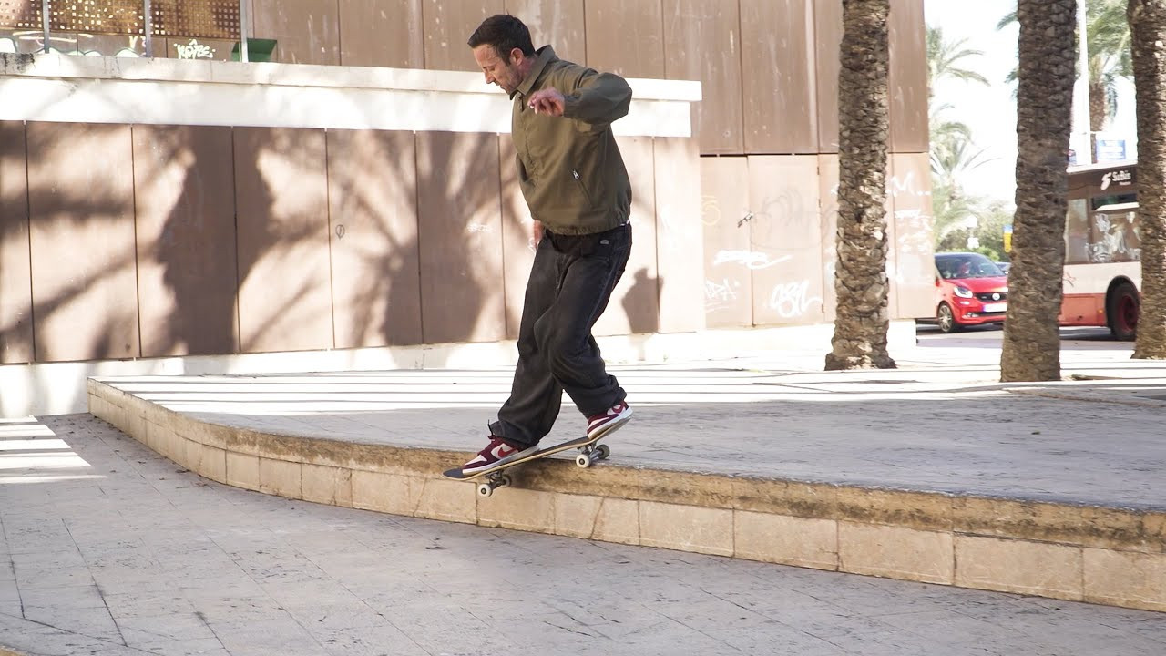 Dani Lebron navigating you through his hometown of Alicante is the definition of being in good hands. No wonder that's what the Titus team went for and came home with one edit worth of sweet clips. Sweet like the Caramelos aka sweets that were passed through the van. <br />Featuring: Gustavo Dos Anjos, Alex Elfving, Dominik Maul, Jost Arens & Daniel Lebron. <br />Filmed & Edited by Dennis Ludwig <br /><br />Get our books & apparel collection here: https://pocketskatemag.com/shop/<br /><br />Feel free to subscribe to our channel and follow us on Instagram:<br />http://www.instagram.com/pocketskatemag <br /><br />Our Website:<br />http://www.pocketskatemag.com