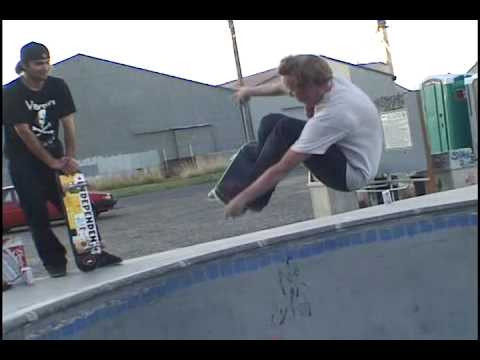 Chet Childress bonus footage from Thrasher's "Beer Helmet"