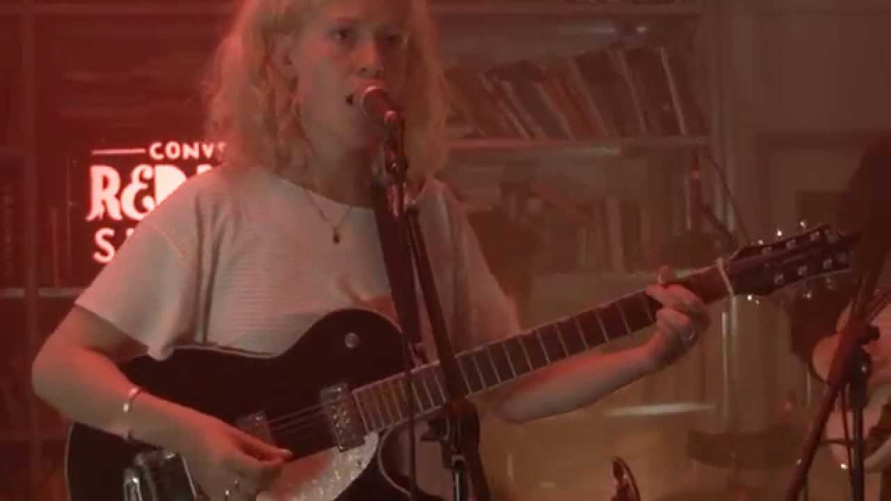 Rising band from Amsterdam, Bird On The Wire play 'Movements' in their hypnotic and gloomy Converse Red Light Session