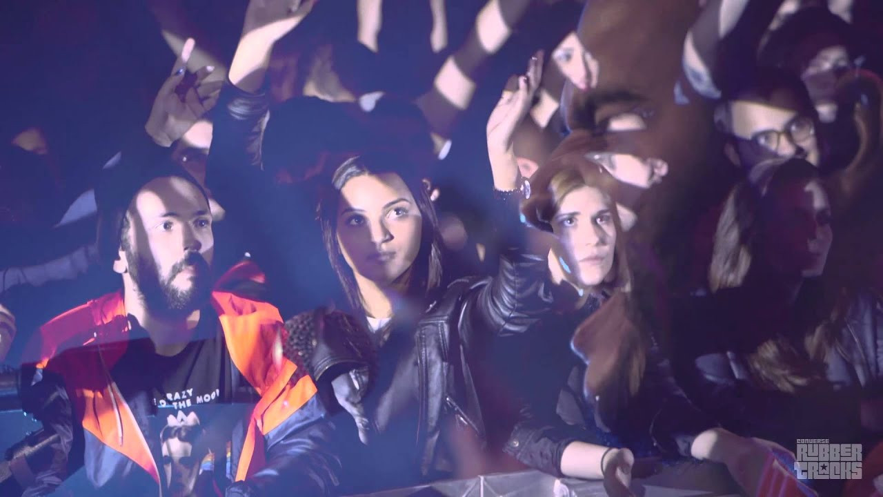 Converse Rubber Tracks recording artists Godasadog were hand picked by night one headliners, Chromeo, to get the party started. Enjoy an amazing performance of their track Xodó.<br /><br />For more on Converse Rubber Tracks:<br />http://www.converse.com/rubbertracks<br /><br />For more on Godasadog:<br />https://www.facebook.com/godasadog<br />https://twitter.com/godasadogduo<br />https://godasadog.bandcamp.com/<br />https://soundcloud.com/godasadog<br /><br />Venue: Cine Joia