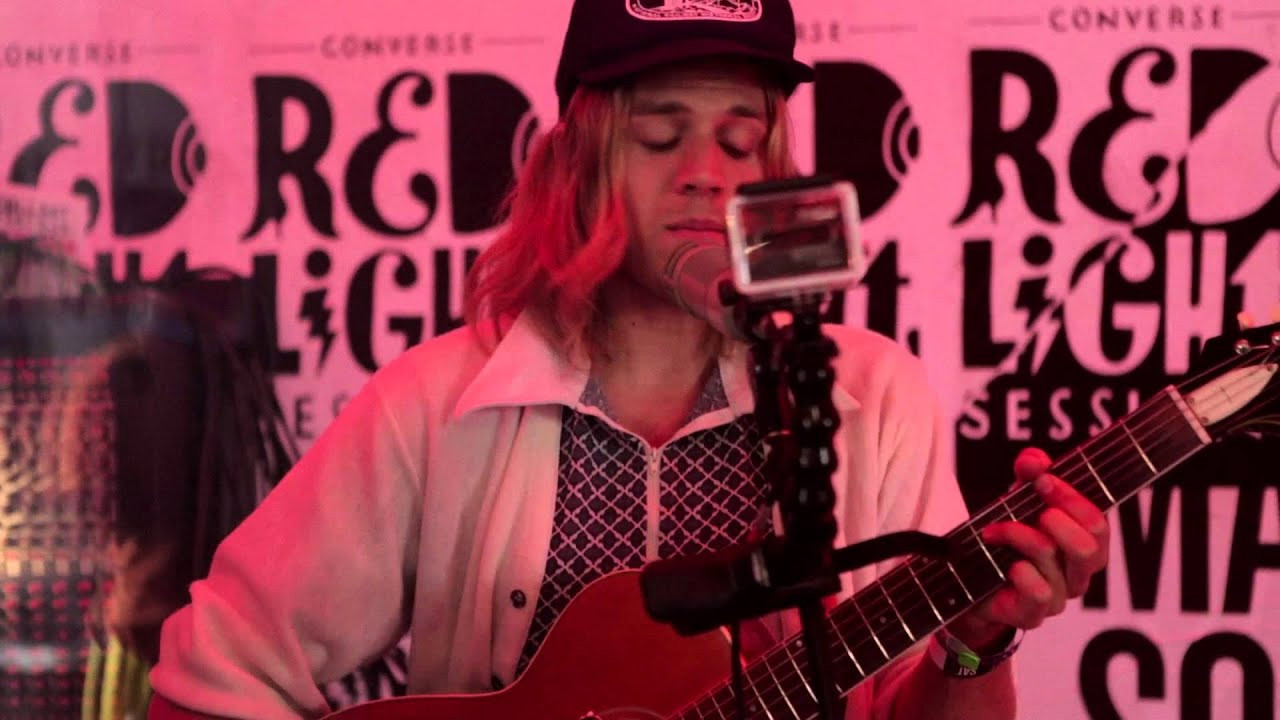 LA based Dutch artist Young & Sick teamed up with Kayleigh Goldsworthy for a really special acoustic version of Counting Raindrops at our SXSW studio, making this an incredible Converse Red Light Session.