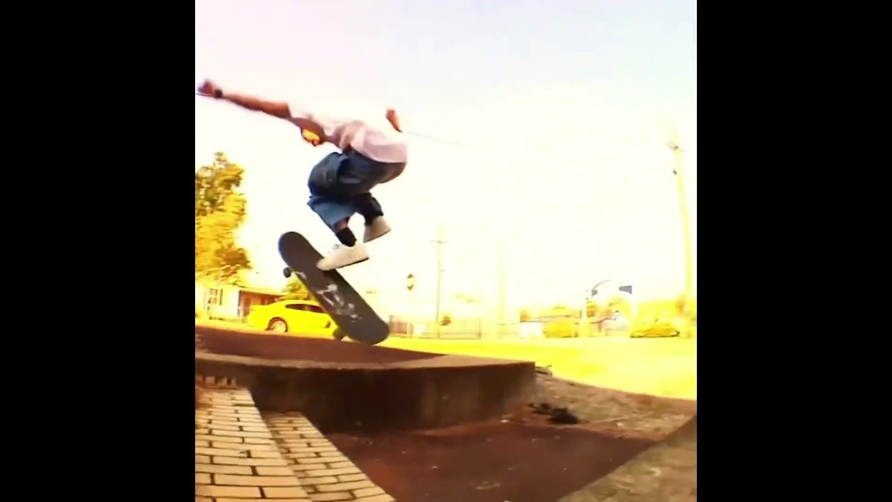 HEAVY HITS @zanehallman 👊 Holding it down in Georgia seen in @glamour.ga ‘s “BACK&BODYHURTS” video! Peep our story for more 🖇️<br />#KruxTrucks