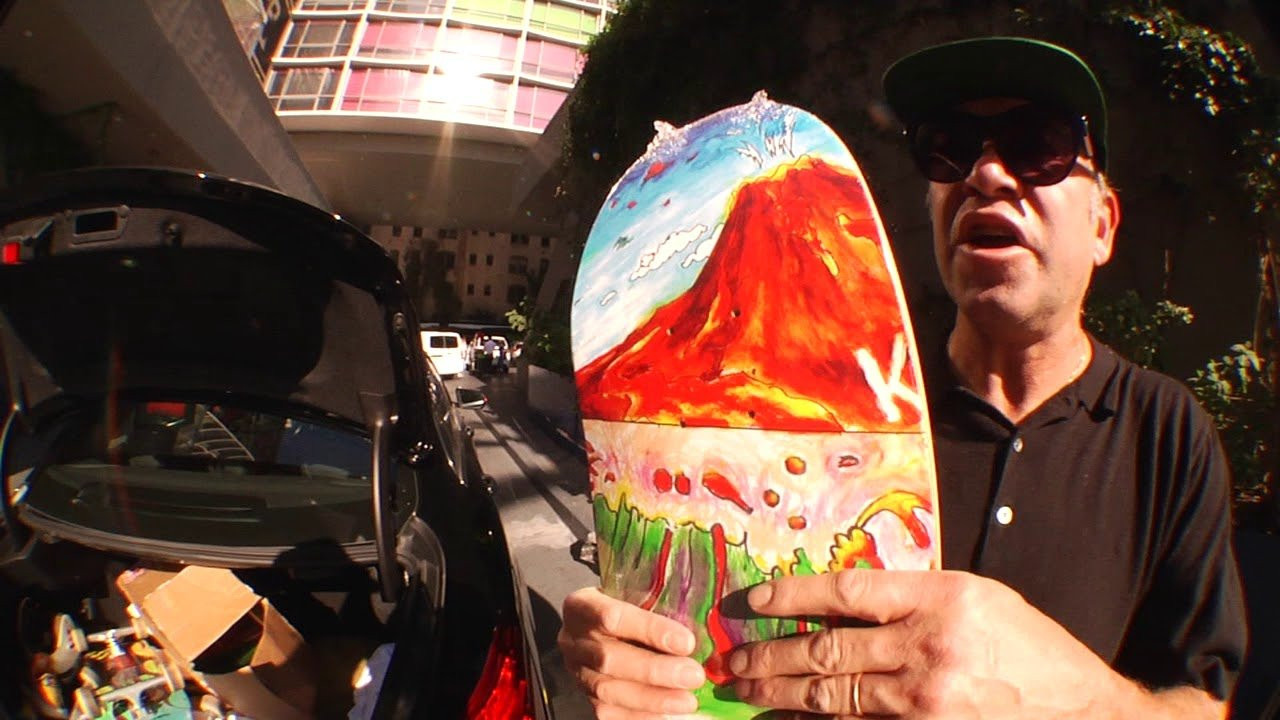 Mark Gonzales surprises Tyshawn Jones with his Baby Beamer Guest Board.<br /><br />Filmed by : William Strobeck