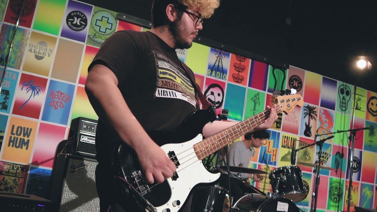 The Red Pears from El Monte, CA stopped by the Hurley Recordings studio to play their song “Arthur” before heading out on the road.<br /> <br />CONNECT WITH THEM HERE: <br />The Red Pears at @the_red_pears on Instagram, @TheRedPears on Twitter, and FB https://www.facebook.com/TheRedPears/<br />Check out their latest here https://ffm.to/_dreams