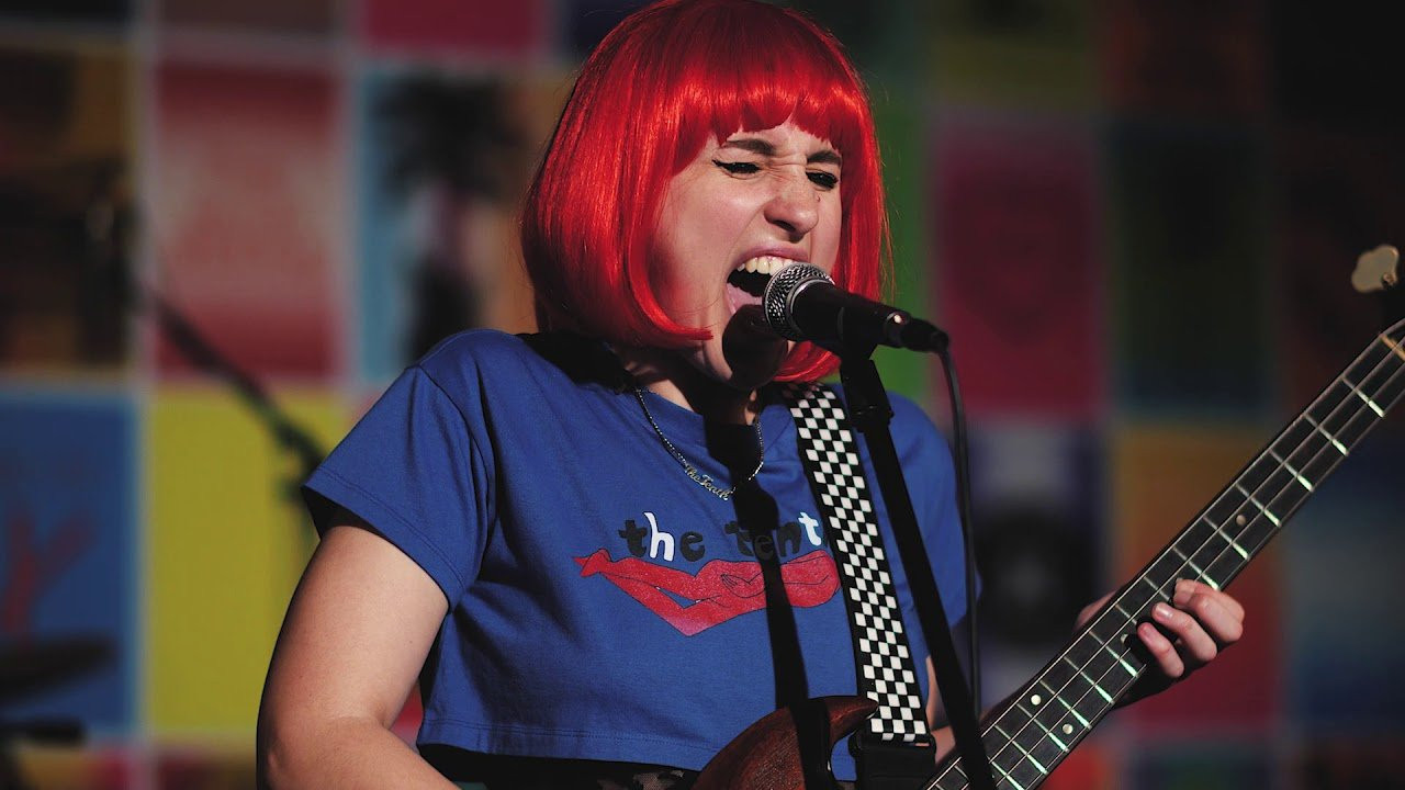 the tenth's plays their song ‘I Saw a Chost’ off their debut album "Dunes". The album features thirteen tracks from the bubblegum punk band based in Los Angeles.<br /> <br />Watch the official music video here<br />https://youtu.be/-Ri3GEY0UIw<br /> <br />Connect with them here:<br /> LINKS: iTunes: http://itunes.apple.com/album/id14321...<br />Bandcamp: https://thetenthband.bandcamp.com/alb...<br />Spotify: https://open.spotify.com/album/4YnXhF... I<br />nstagram: https://www.instagram.com/thetenthband/<br />YouTube: https://www.youtube.com/channel/UCkwu...<br />Website: https://www.thetenthbandus.com<br /> <br /> #thetenth #hurleyrecordings