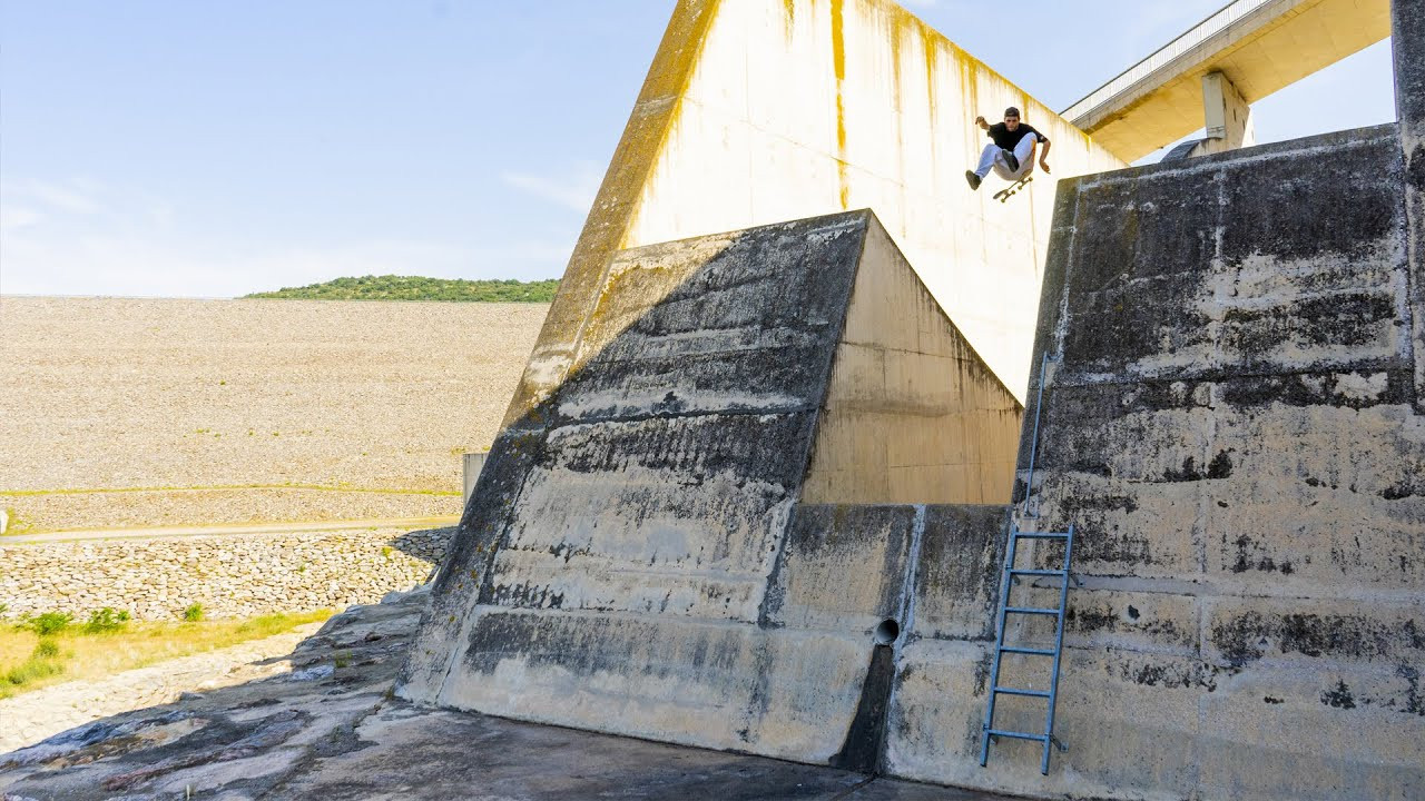 Dilo and K-White go off with Geronzi, Deedz and the Gronze homies as they surf the scummy ditches and pulverize plazas in the south of France. This one is unadulterated stoke. <br /> <br /> Keep up with Thrasher Magazine here:<br /> http://www.thrashermagazine.com<br /> http://www.facebook.com/thrashermagazine<br /> http://www.instagram.com/thrashermag<br /> http://www.twitter.com/thrashermag